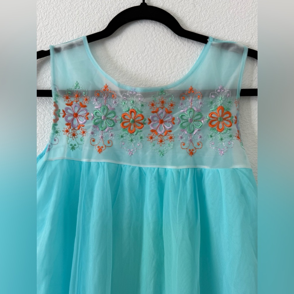 Vintage Floral Embroidered Blue nightgown - Picture 3 of 4